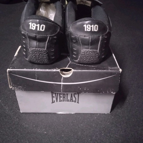 Everlast boxing shoes used, size 44, black