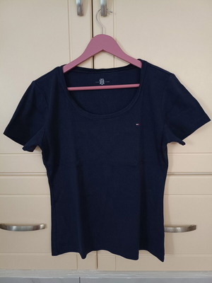 Tommy Hilfiger women's t-shirt like new, size L, navy blue