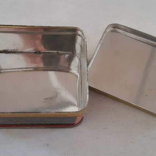 Teion Κεϋλάνης tin tea box used, To Άνθος του Μαΐου