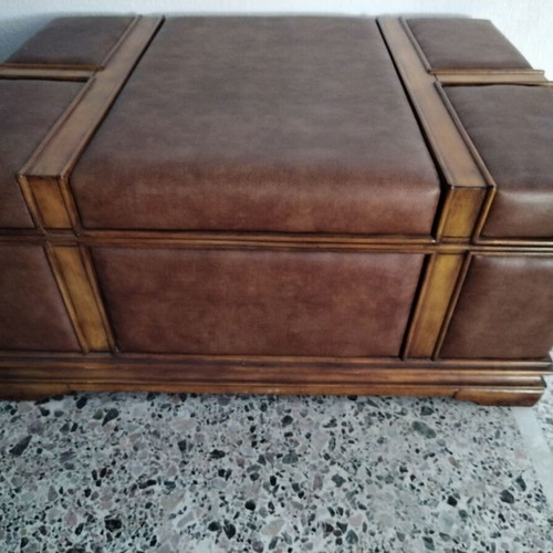 Ashley storage trunk table like new, leather and wood
