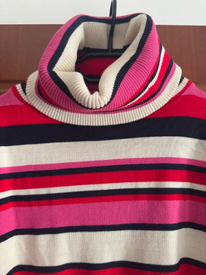 Karavan multicolor sweater like new