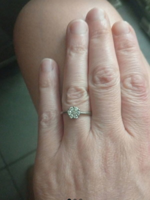Silver 925 solitaire ring with zircon stones in daisy shape
