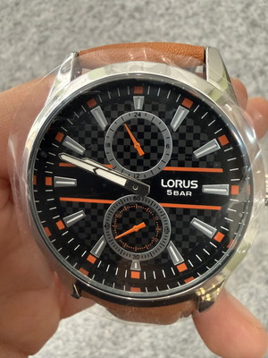 Lorus R3A61AX9 men's watch, chronograph, leather strap