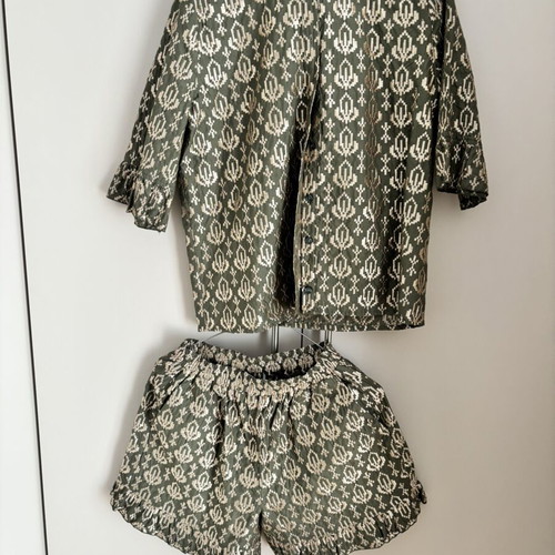 Etoile Coral Set like new, medium, green and gold