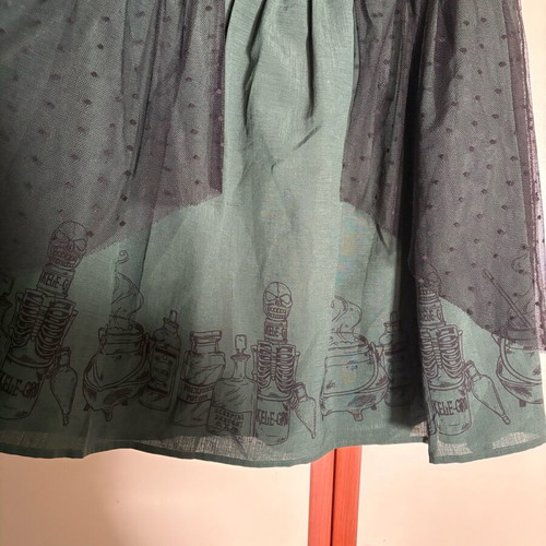 Harry Potter Slytherin Potions skirt like new, size XL
