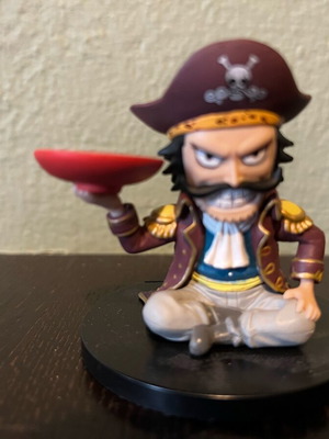 Μίνι φιγούρα One Piece 7 εκ μεταχειρισμένη με βάση