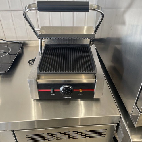 Professional Panini Grill with Cast Iron Plates new