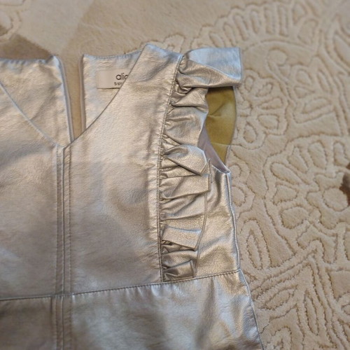 Silver girls' dress Alice size 5-6 years like new