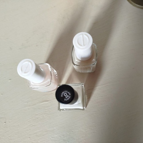 Nail polishes essie and korres like new, set of three