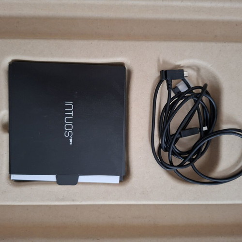 Wacom Intuos Pro Large PTH-851 like new