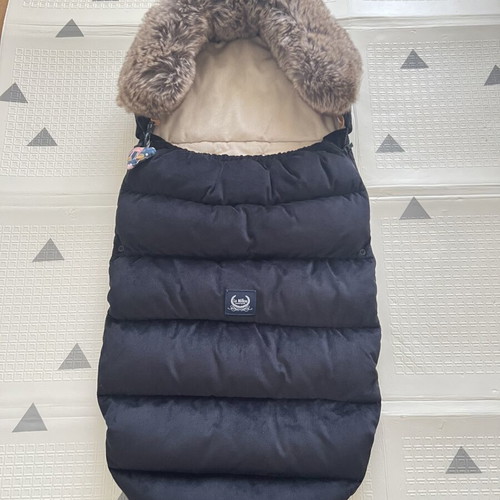 La Millou Footmuff like new with waterproof lining and removable fur hood