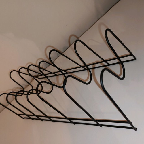 Kitchen holders new, 1 plastic and 2 metal stands