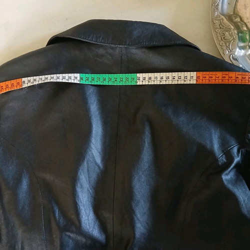 Women's leather jacket large like new, black