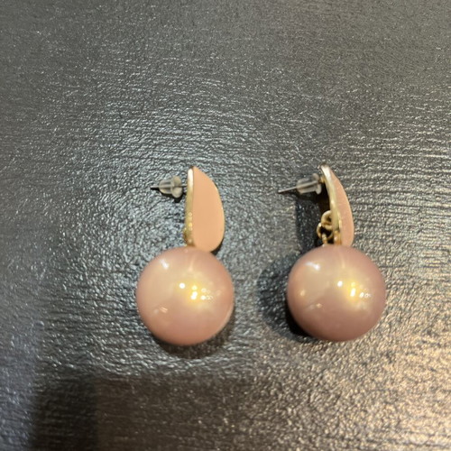 Earrings like new, pink pearls with geometric enamel design
