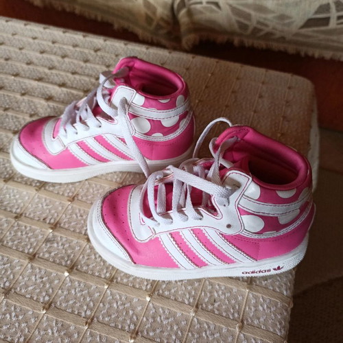 Βρεφικά παπούτσια Adidas μεταχειρισμένα, UK no6, ανατομικά