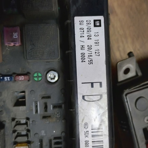 Opel Astra H fuse box 1.6 13191127 FD