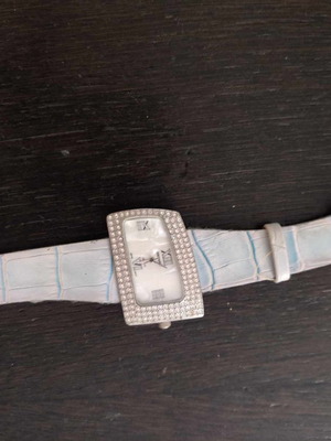 Women's watch used in good condition