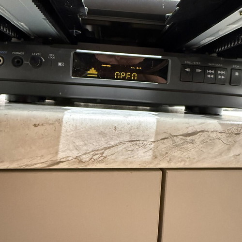 Pioneer Laserdisc Player, NTSC, 220V converted, with remote