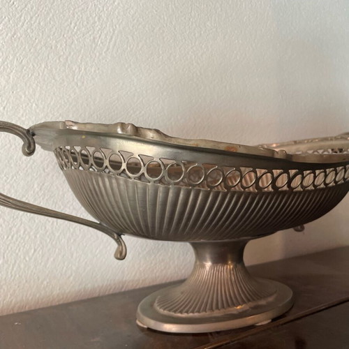 Fruit bowl tin like new with two handles