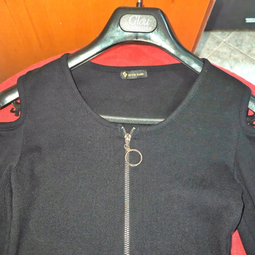 Fitted dress with zipper and shoulder cutouts like new, black, one size