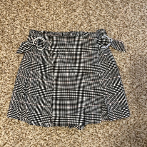Bershka Mini Checkered Skort like new, black and gray