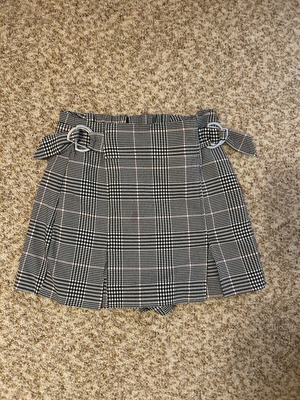 Bershka Mini Checkered Skort like new, black and gray