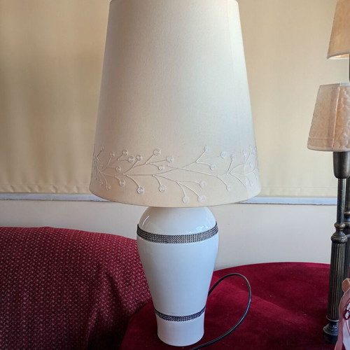 Porcelain table lamp like new, 68 cm height