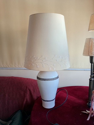 Porcelain table lamp like new, 68 cm height