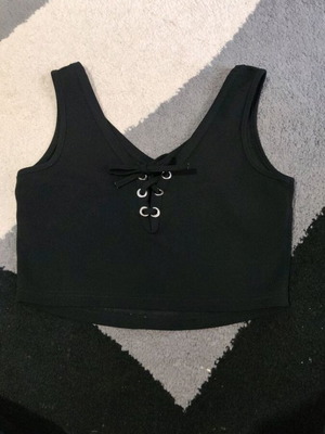 Anel crop top με κορδόνια και μεταλλικές λεπτομέρειες σε μαύρο, μέγεθος M