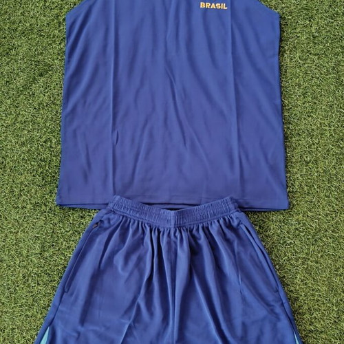 Brazil training set, size L, blue, Nike replica