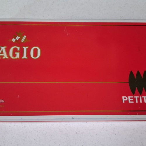 Agio Petitos metal cigar box, made in Holland, collectible