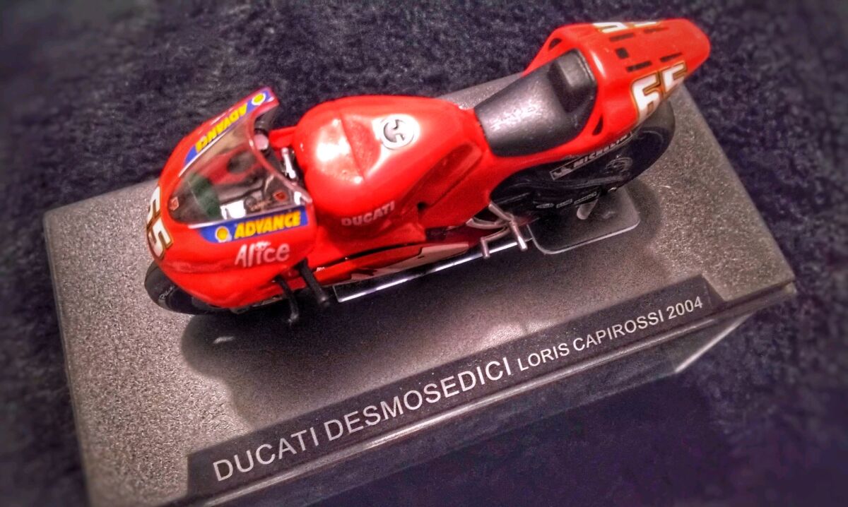 Ducati Desmosedici Loris Capirossi 2004… - € 20,00 - Vendora.cy