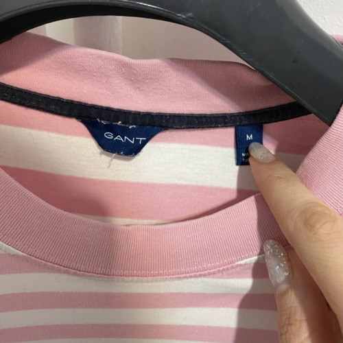 Gant T-shirt like new, size M, white and pink