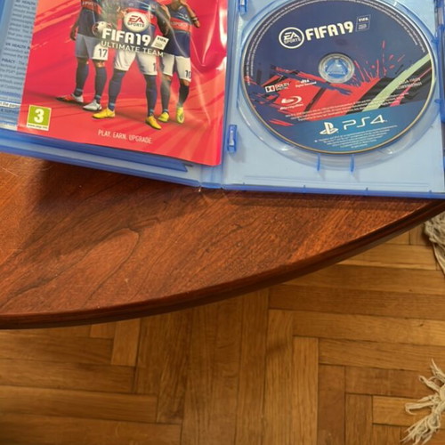 Fifa 19 PS4 cartridge like new