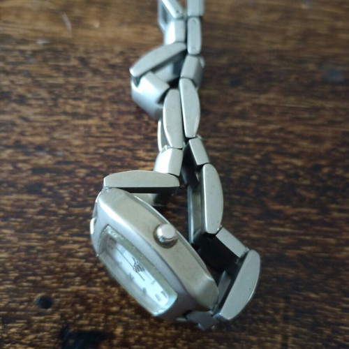 Maxim quartz metal women's watch like new