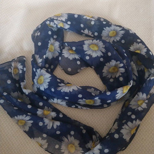 Scarf like new, blue with daisies and white dots