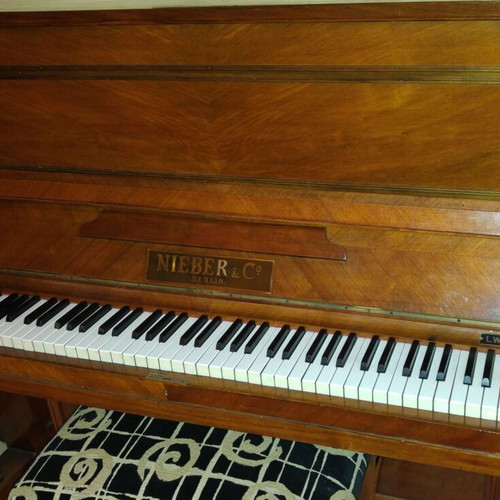 A. Nieber & Co. Berlin upright piano, antique, fully functional