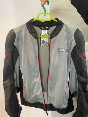 Μπουφάν μηχανής ανοιξιάτικο σαν καινούργιο