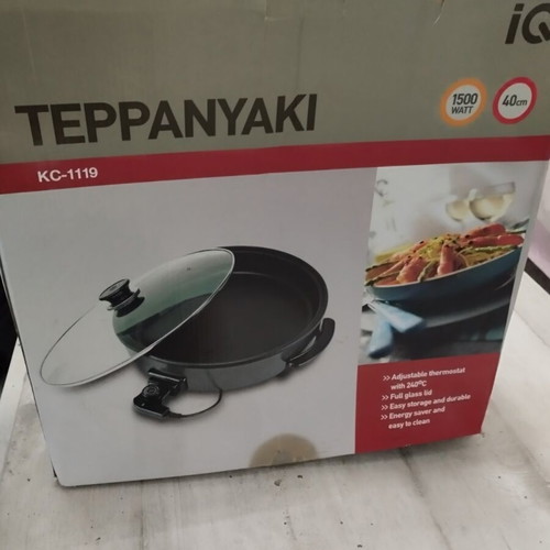 Teppanyaki KC-1119 used with adjustable thermostat and glass lid