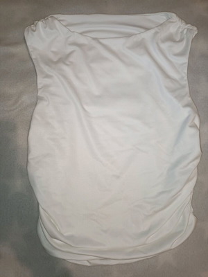 White blouse new, with gathers on sleeves and sides, excellent condition