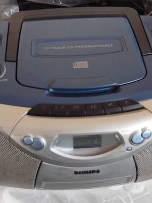 Philips AZ1004 CD Soundmachine portable radio-CD cassette player, for repair