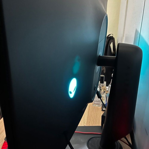 Dell Alienware AW2724DM gaming monitor like new, 27" QHD IPS 180Hz