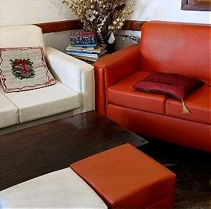 Δύο διθέσιοι καναπέδες 4 σκαμπό δερμάτινη