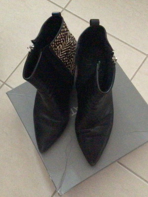 Δερμάτινα μποτάκια μεταχειρισμένα με μοτίβο και διπλό φερμουάρ Νο.39-40