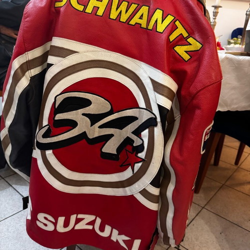 Suzuki Kevin Schwantz collectible leather jacket XXL like new, multicolor