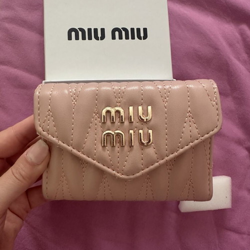 Miu Miu women's wallet like new, pink