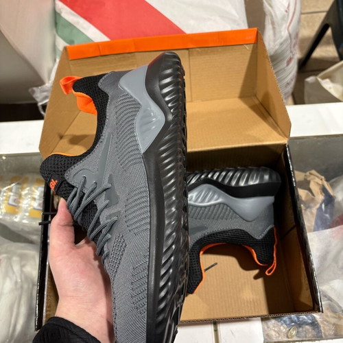 Work shoes new with and without protection, sizes 40-46