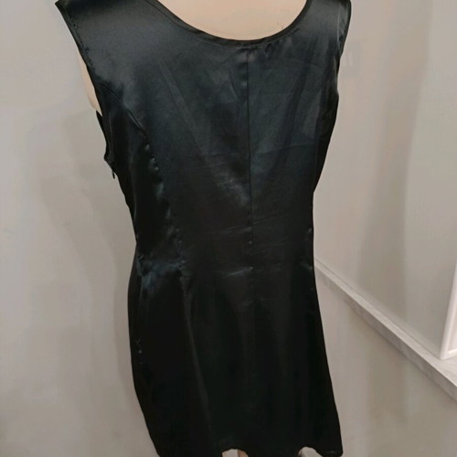 Black satin midi dress like new, size Large