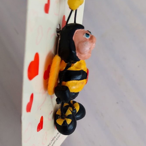 Bee brooch new with decorative embossed design
