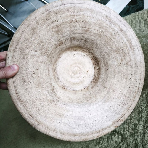 Decorative platter like new in beige shade